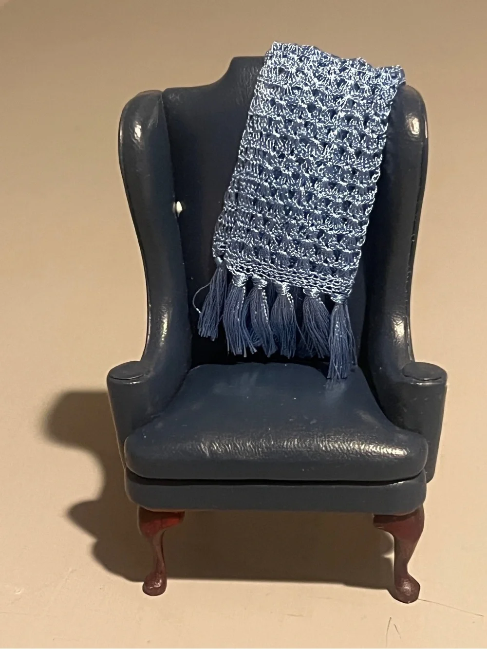 ✨ Vintage Miniature Armchair – Collectible Dollhouse Chair ✨